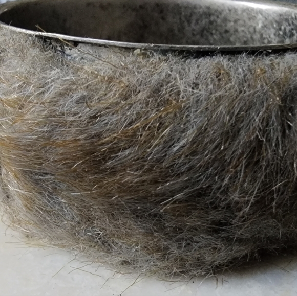 Vintage Faux fur fuzzy bangle bracelet - Picture 4 of 7